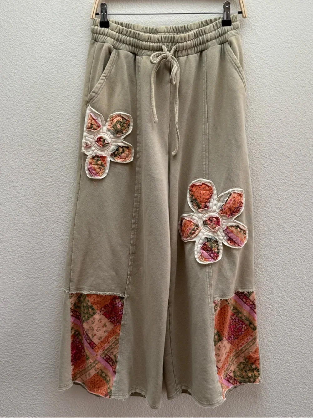 Easel Faded Flower Patch Mineral Washed Terry Knit Pants - Olive - Size Medium - Picture 2 of 8